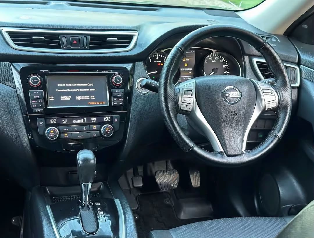 NISSAN X-TRAIL thumbnail 6